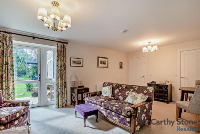 2 bed Apartment for sale Image 11