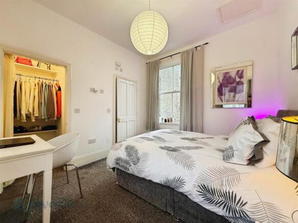 2 bed Town House for sale Image 7