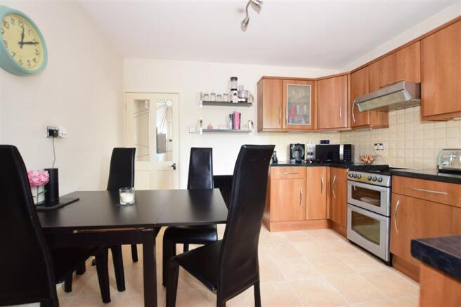 Kitchen / Dining Area