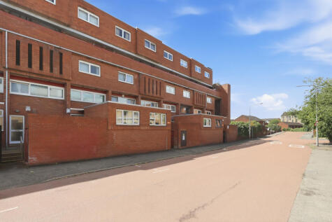 Flat 1, 39 Braid Square, Woodside, Glasgow, G4