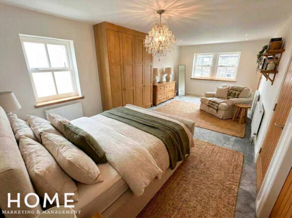5 bed Detached for sale Image 6