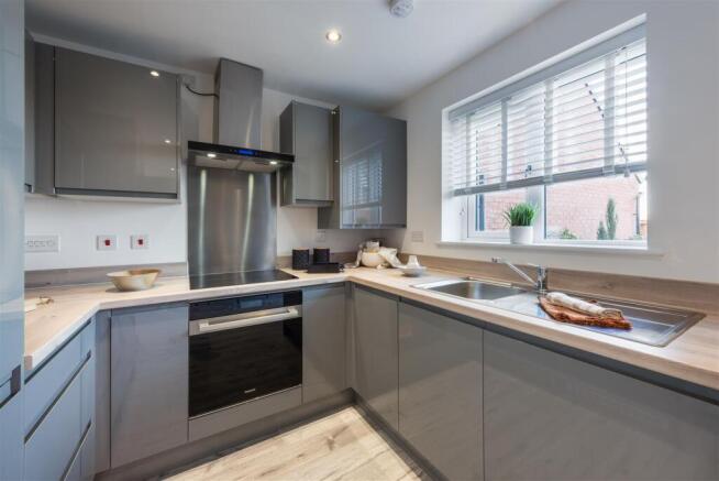 Kitchen 2.jpg