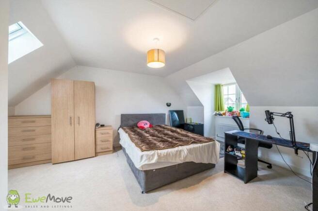 Bedroom 2 (Double)