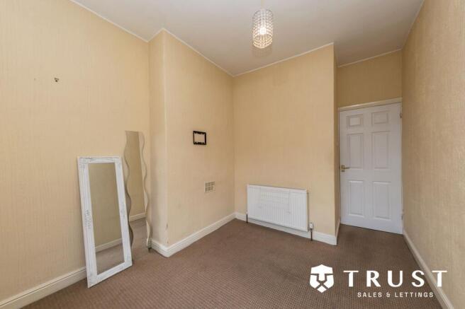 2 bed Terraced to rent Image 8