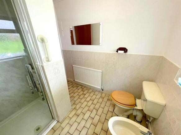 Shower Room c.jpg