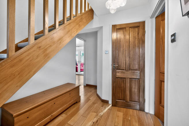 4 bed Detached for sale Image 11