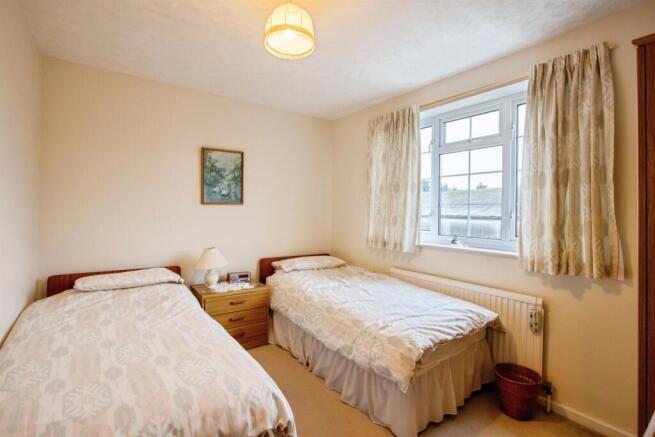 4 bed Detached for sale Image 8
