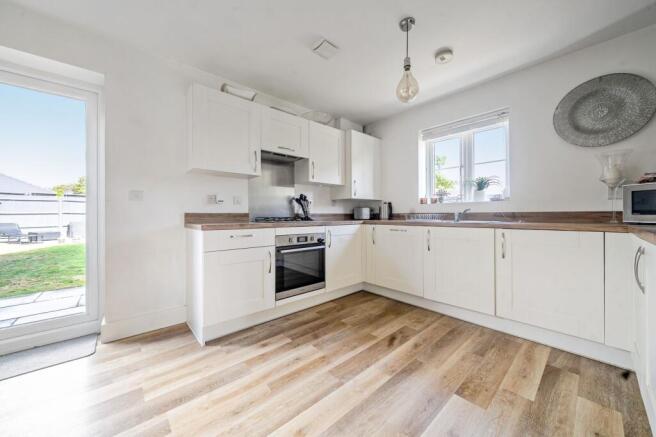 Kitchen/ Dining Room