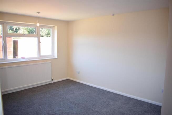 79 Ashfield master bedroom.jpg