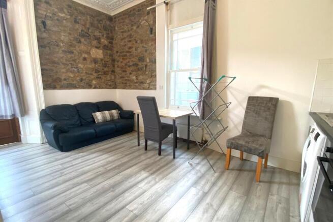 Living Room / Kitche