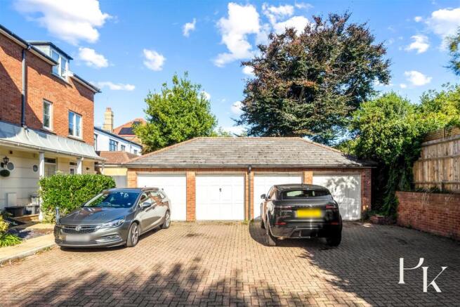 Garage/Parking