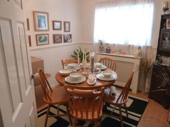 Bedroom 2/Dining Roo