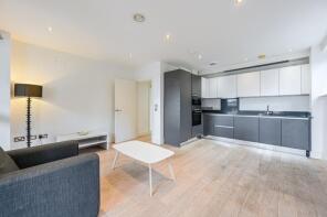 Flat 3, 39, Deptford Bridge, London SE8 4HH