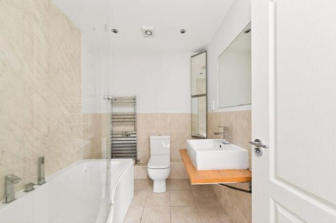 2 bed Flat for sale Image 11