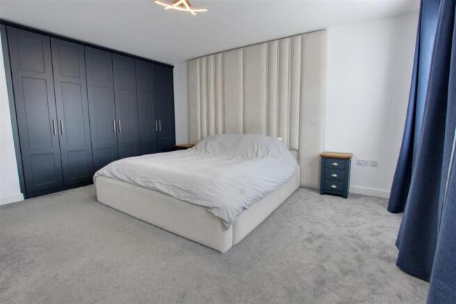 4 bed Detached for sale Image 10