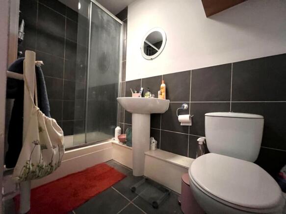 1 bed Apartment to rent Image 7