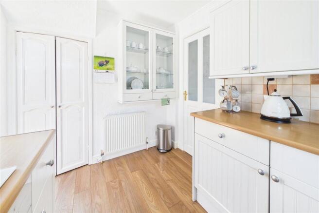 3 bed Semi-Detached for sale Image 8