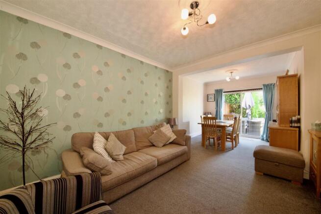 Beccles Drive, Barking photo 4