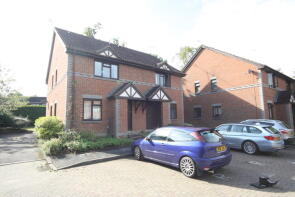 18, Templecombe Mews, Woking GU22 7DL