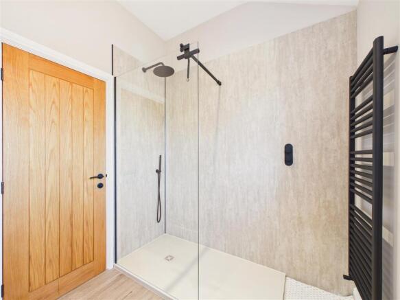 3 bed Terraced for sale Image 11