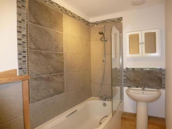 Bathroom.JPG