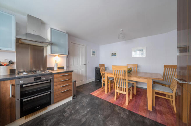 1402435-17-697753...