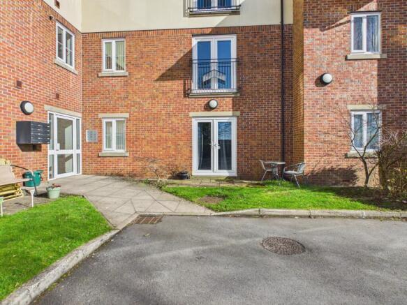 CAM03729G0-PR0264-STILL016