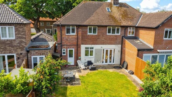 4 bed Semi-Detached for sale Image 10