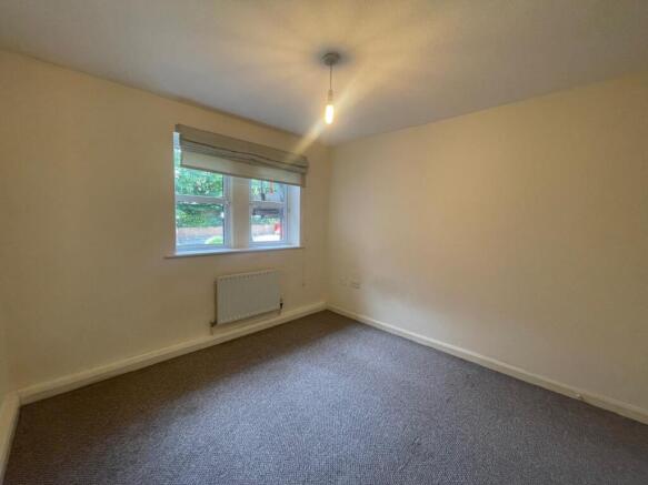 2 bed Flat to rent Image 4