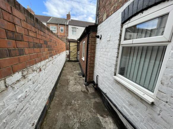 2 bed Flat to rent Image 9