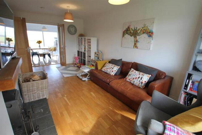 Living Room (1).jpg