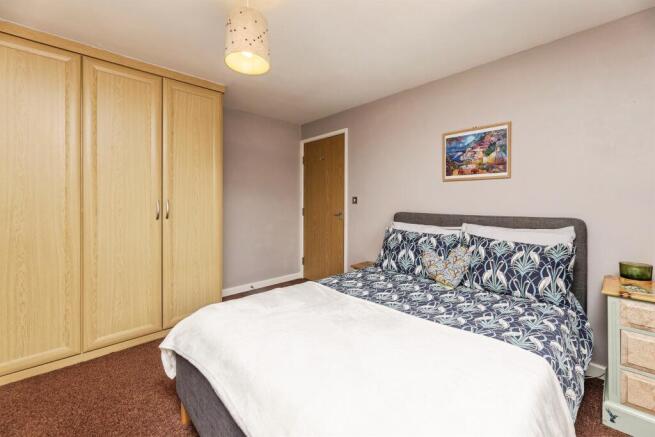 2 bed Flat for sale Image 8