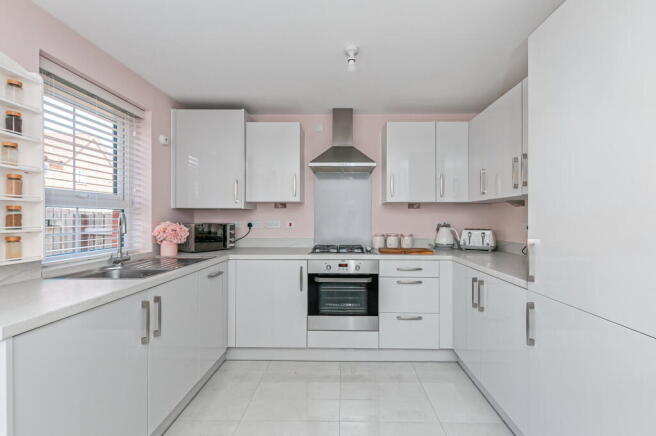 3 bed Semi-Detached for sale Image 5