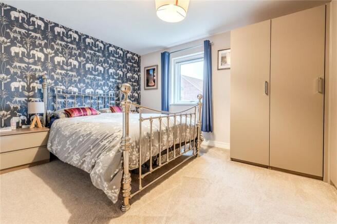 5 bed Detached for sale Image 9