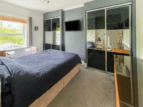 3 bed Terraced for sale Image 8
