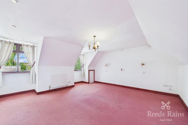 4 bed Detached for sale Image 12