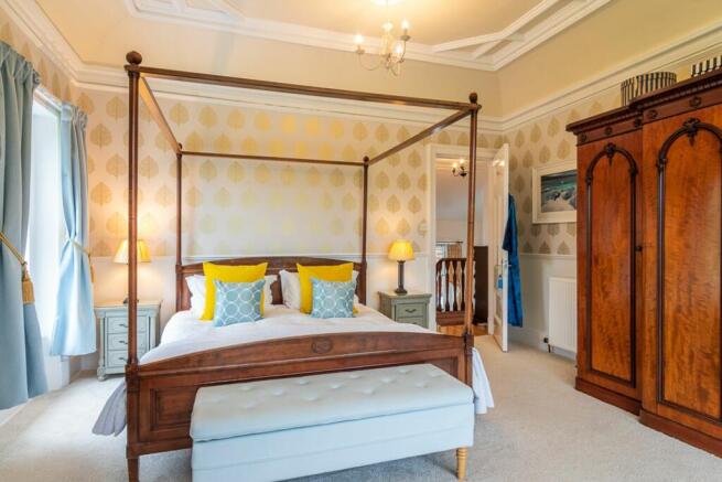 Principal bedroom