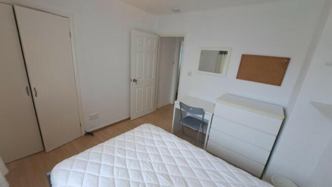 5 bed End of Terrace to rent Image 4