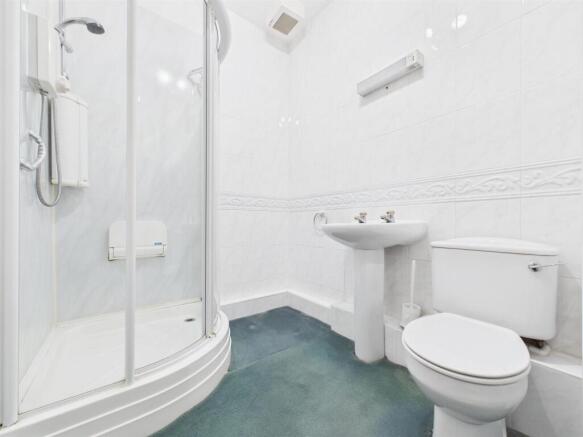 2 bed Flat for sale Image 9
