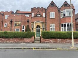 Flat 12, 2 Normanton Rise, Holbeck Hill, Scarborough YO11 2XD