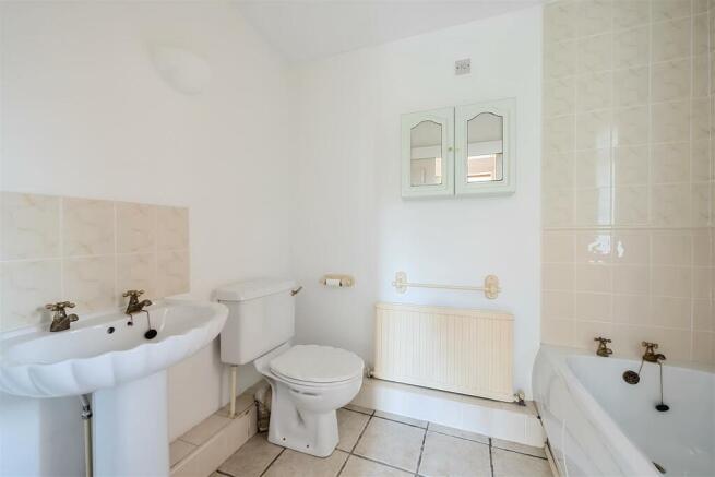 6 Ashby Park - Annexe Bathroom