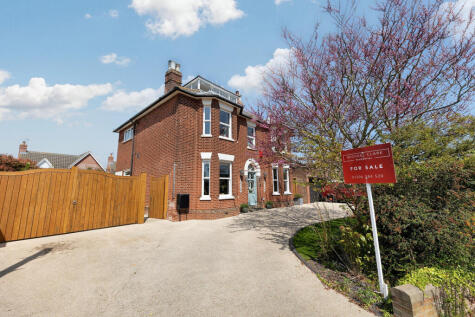 Fronks Road, Harwich, CO12 4