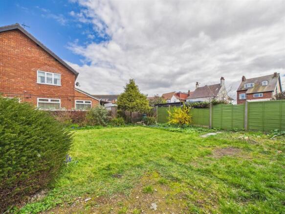 2 bed Flat for sale Image 11