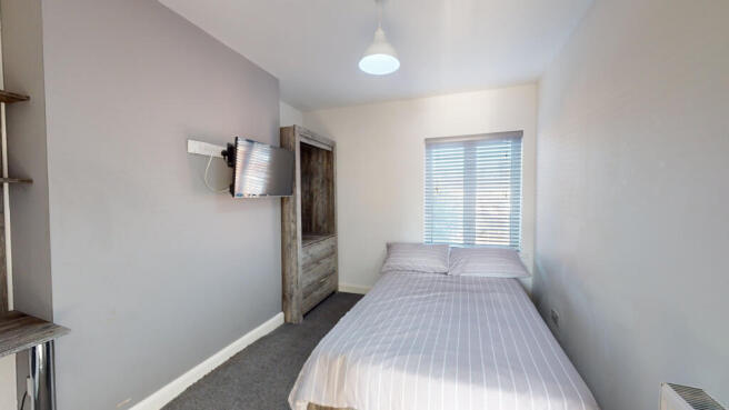 4 bed House to rent Image 7