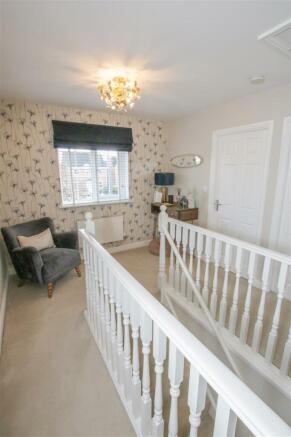 GALLERIED STYLE FIRST FLOOR LANDING