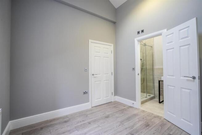 1 bed Apartment to rent Image 5