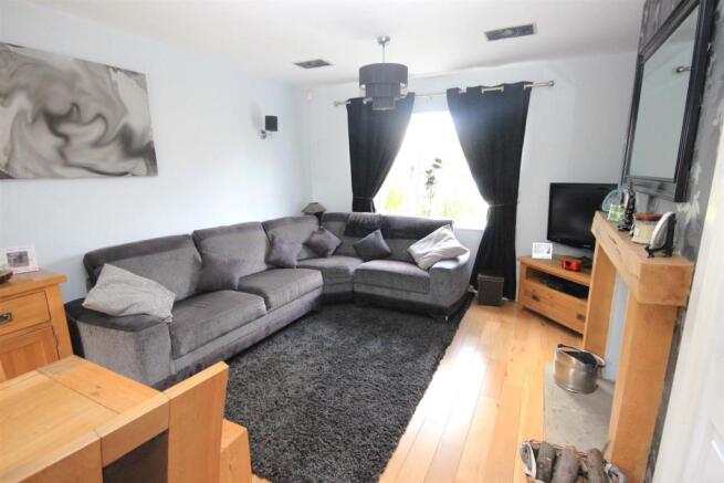 OPEN PLAN LIVING ROO
