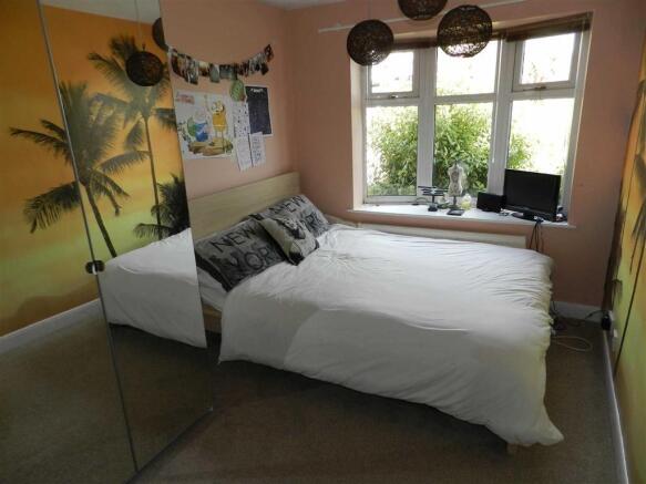 BEDROOM 2