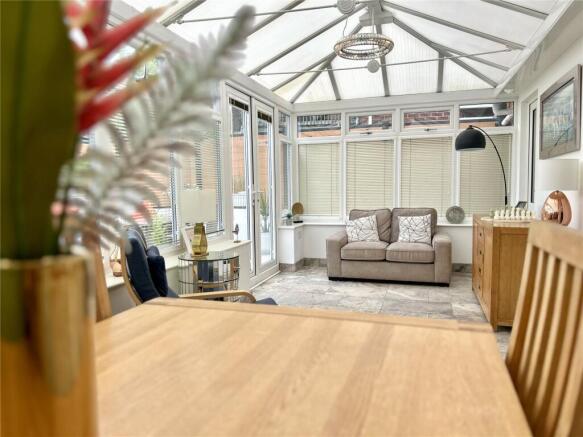 4 bed Semi-Detached for sale Image 11