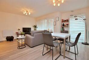 Flat 7, Darwin House, Holmesley Road, Borehamwood WD6 1AP